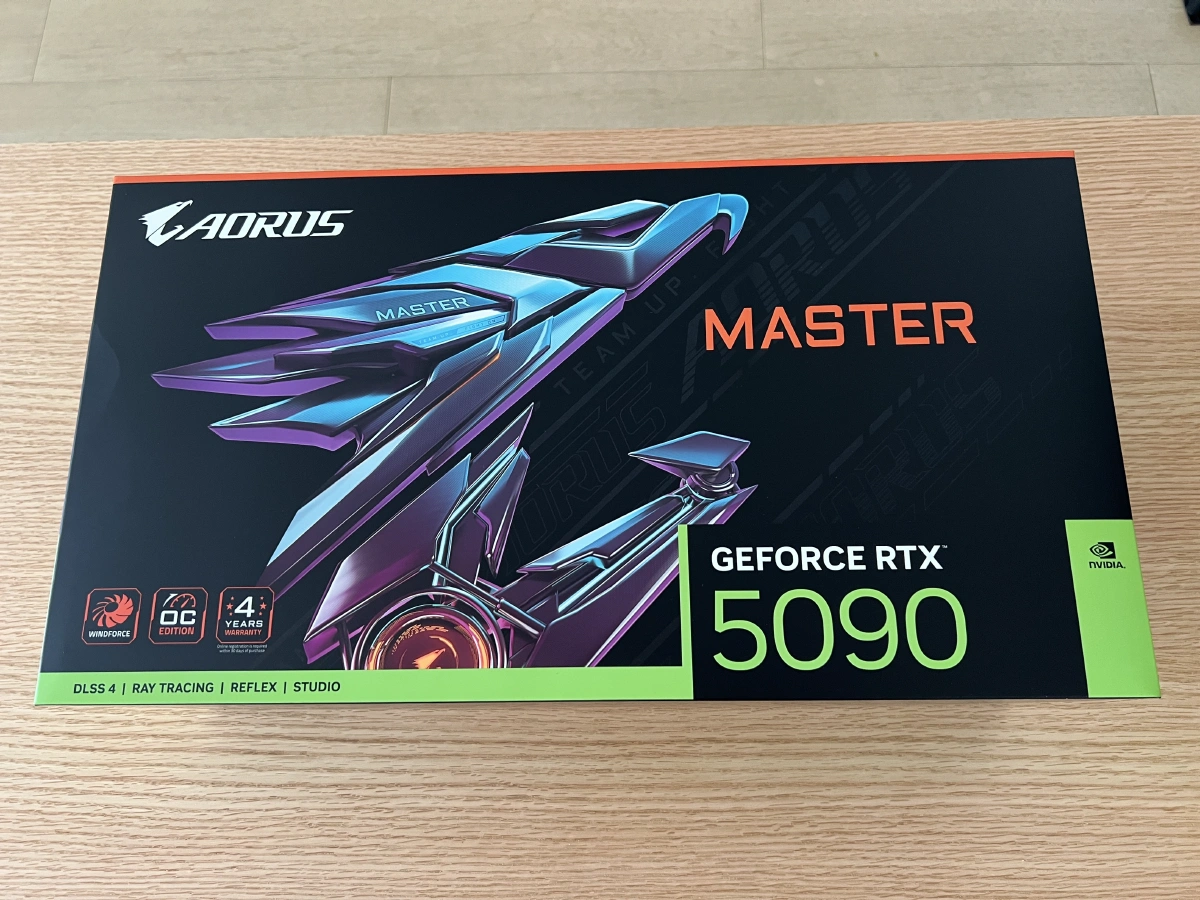 RTX5090 パッケージ