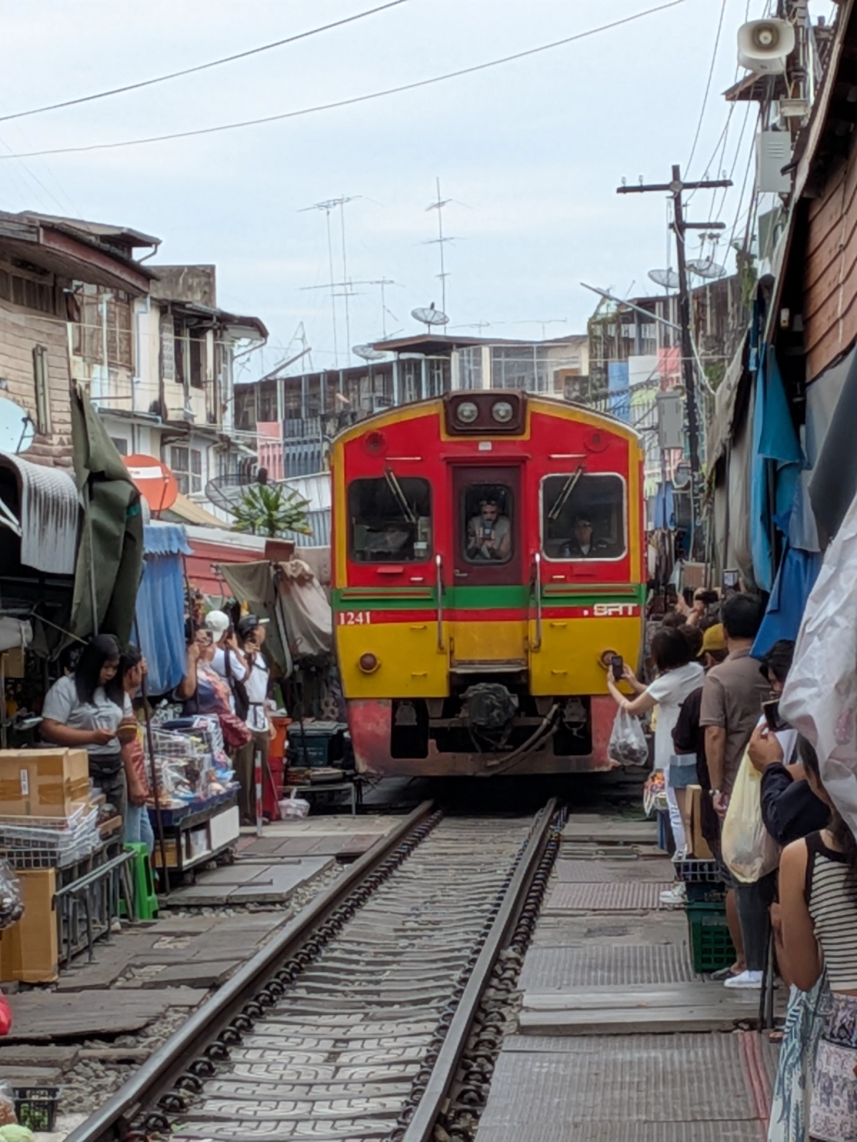 メークローン鉄道市場の電車