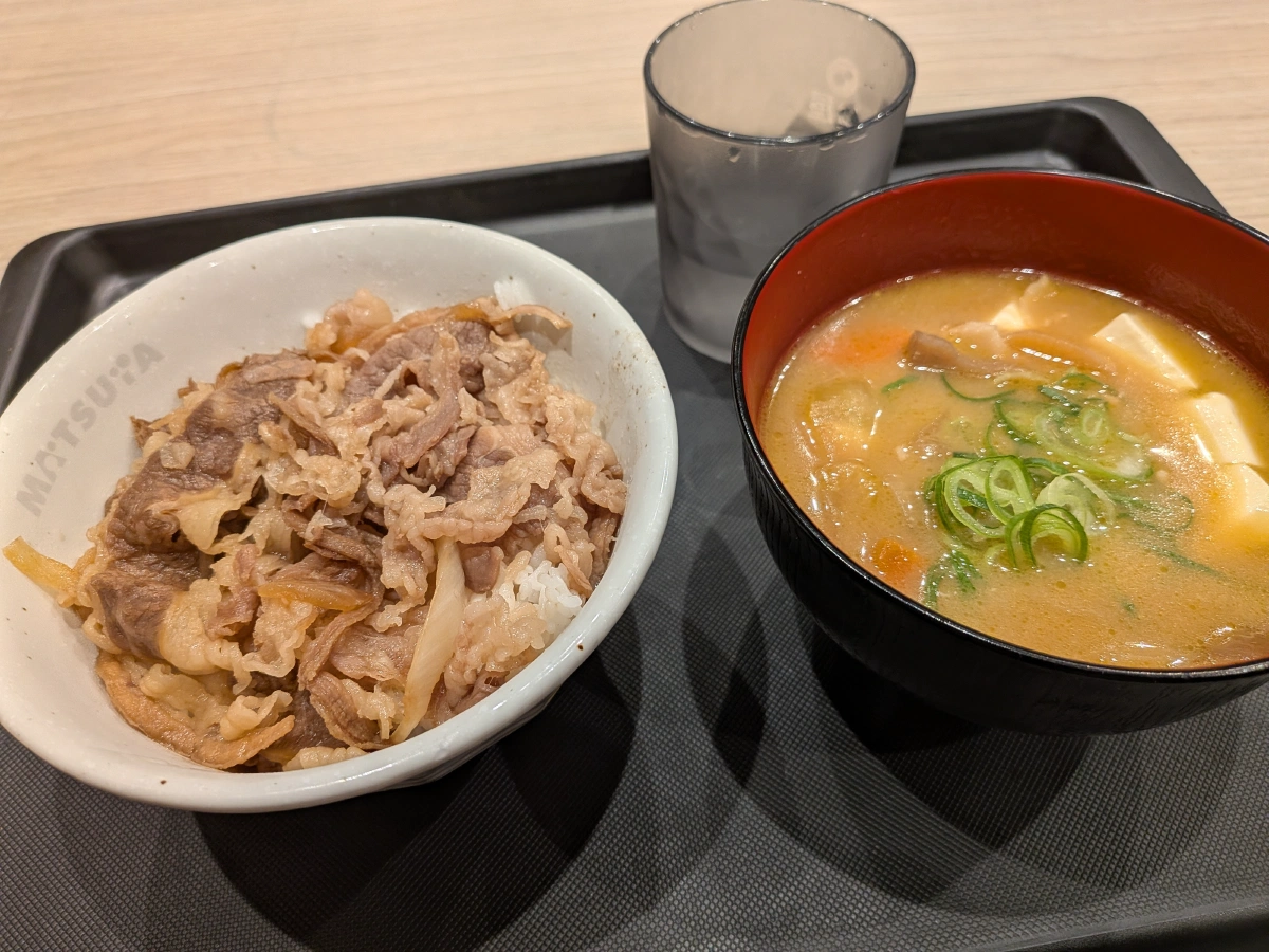 日本で食べる松屋